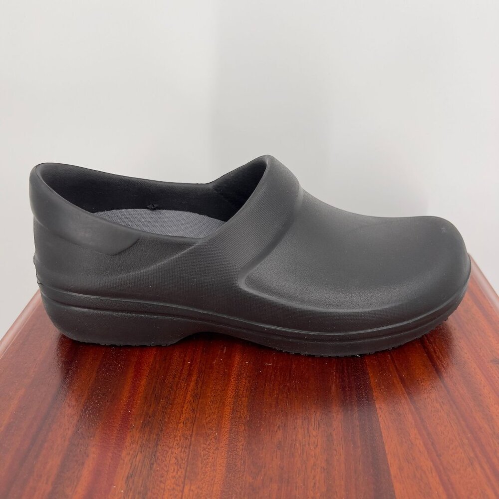 Crocs Women's 11 Black Work Clogs Slip-Resistant Dual Crocs Comfort